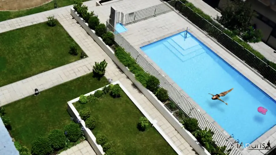 Vista del jardín en la propiedad del departamento amoblado en Rancagua